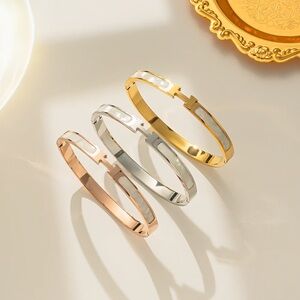 Elegant 18K Gold Plated Stainless Steel Hinge Bracelet